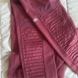 Alo Yoga Moto Leggings